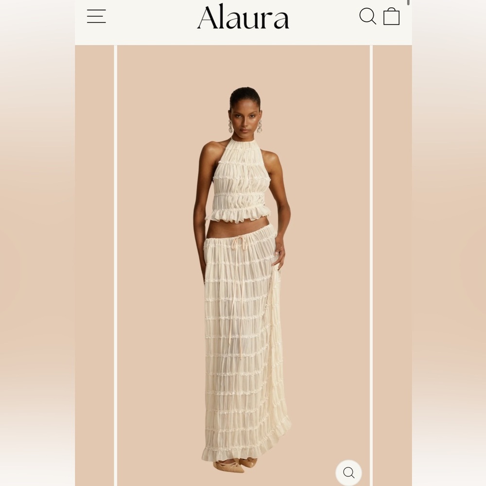 Alaura Annabelle Set in Cream, Size L. NEW NEVER WORN!